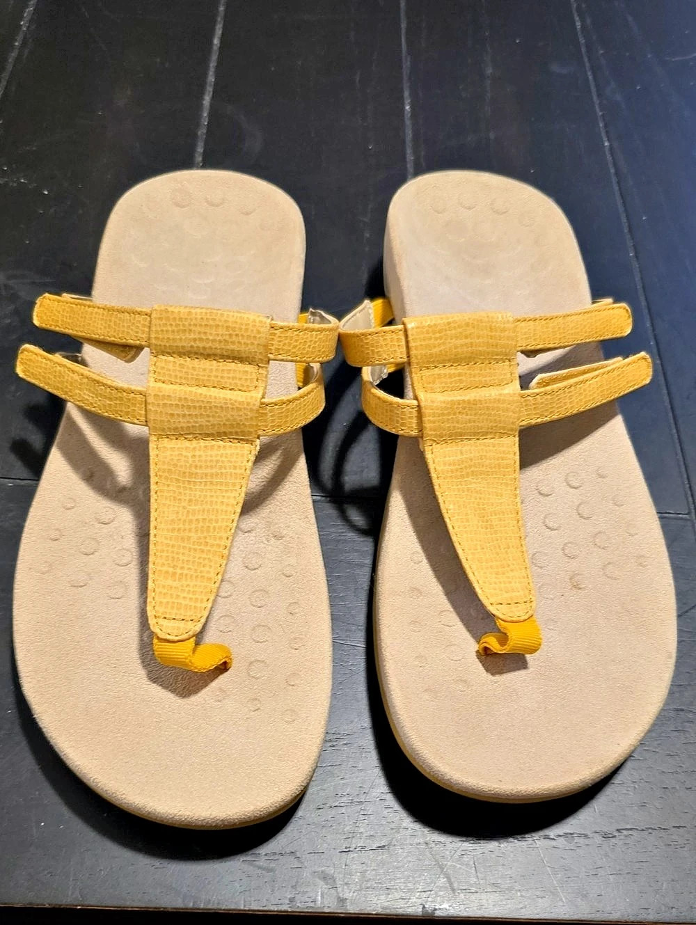 NWOT Vionic Elvia Toe Post Slide Sandal Yellow